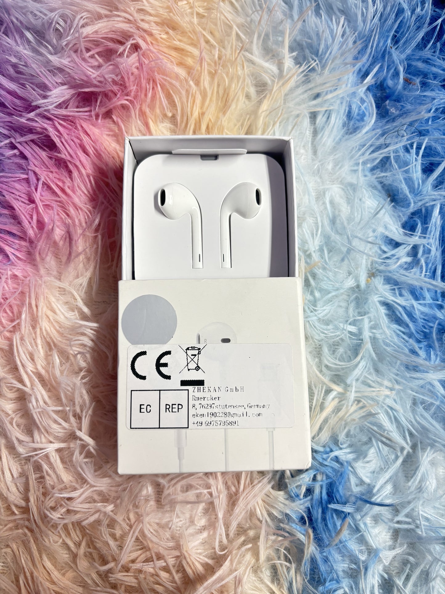 EarPods Lightning Connector (No Bluetooth required)