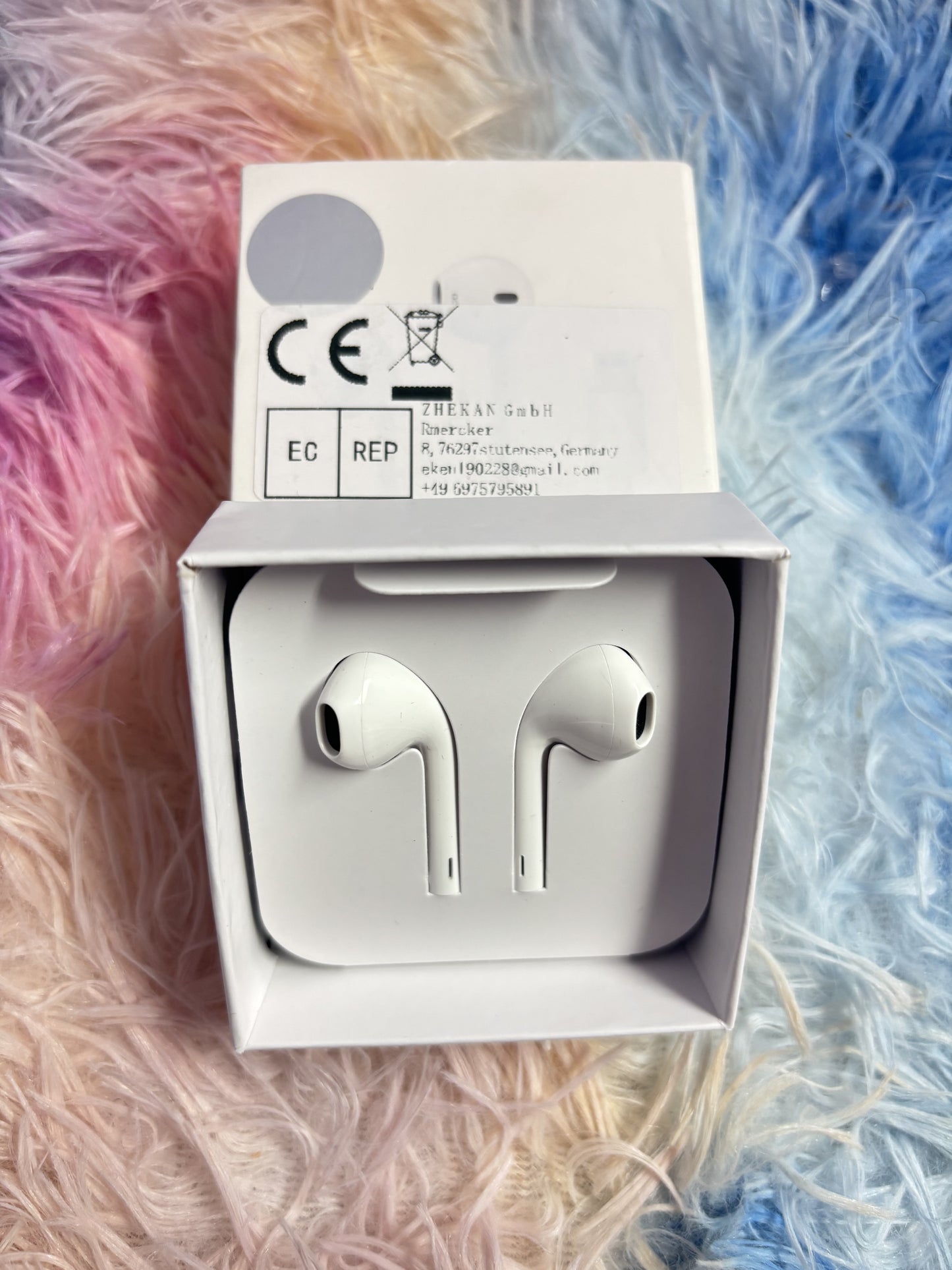 EarPods Lightning Connector (No Bluetooth required)